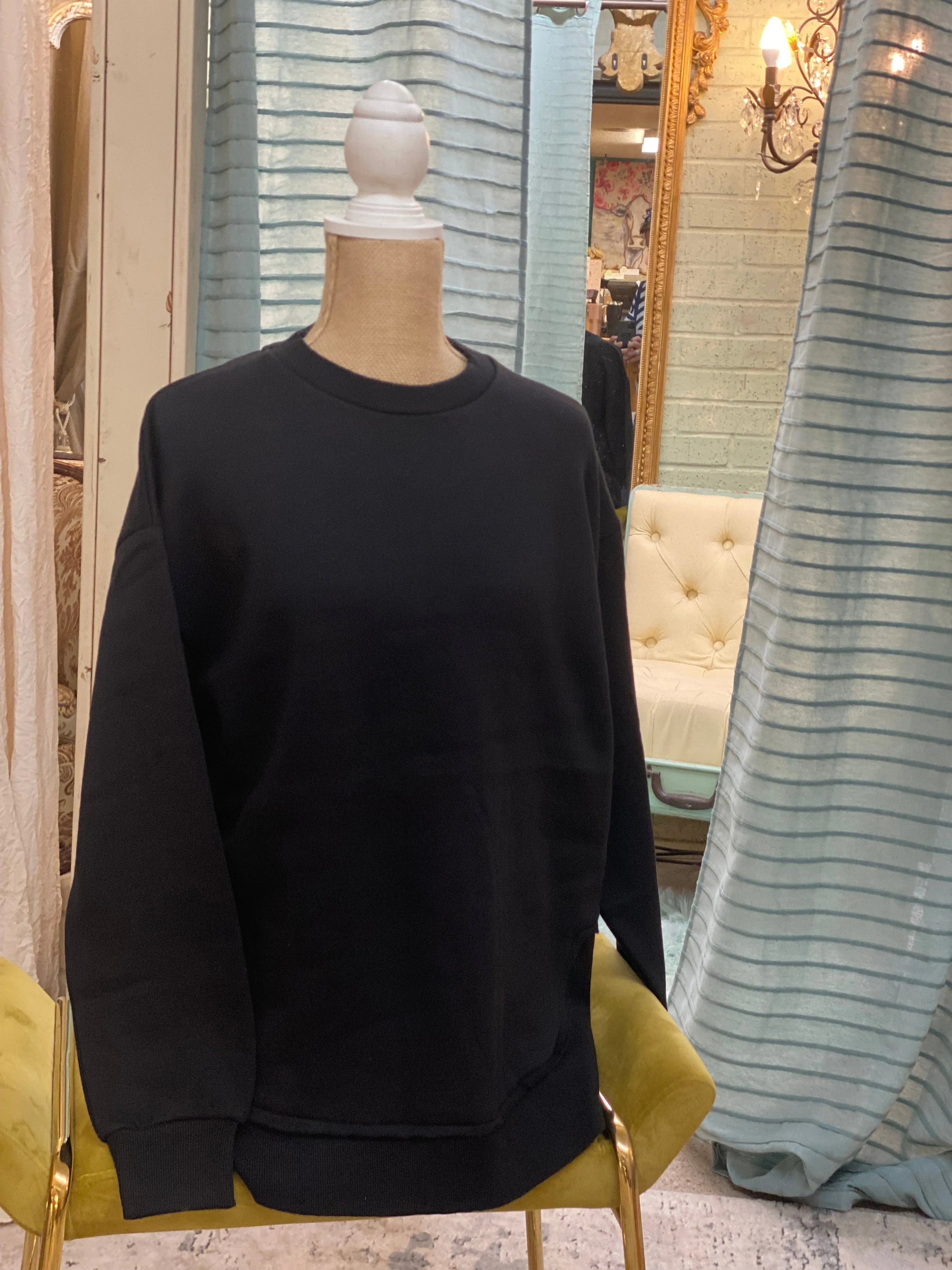 Comfy Round Here - Black